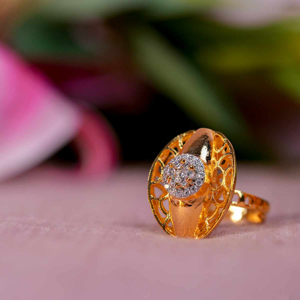 Golden Oval Festive Ring