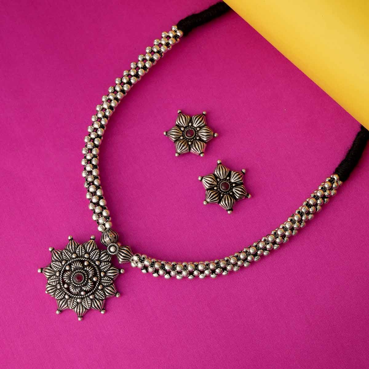 Floral Radiance Oxidized Thushi