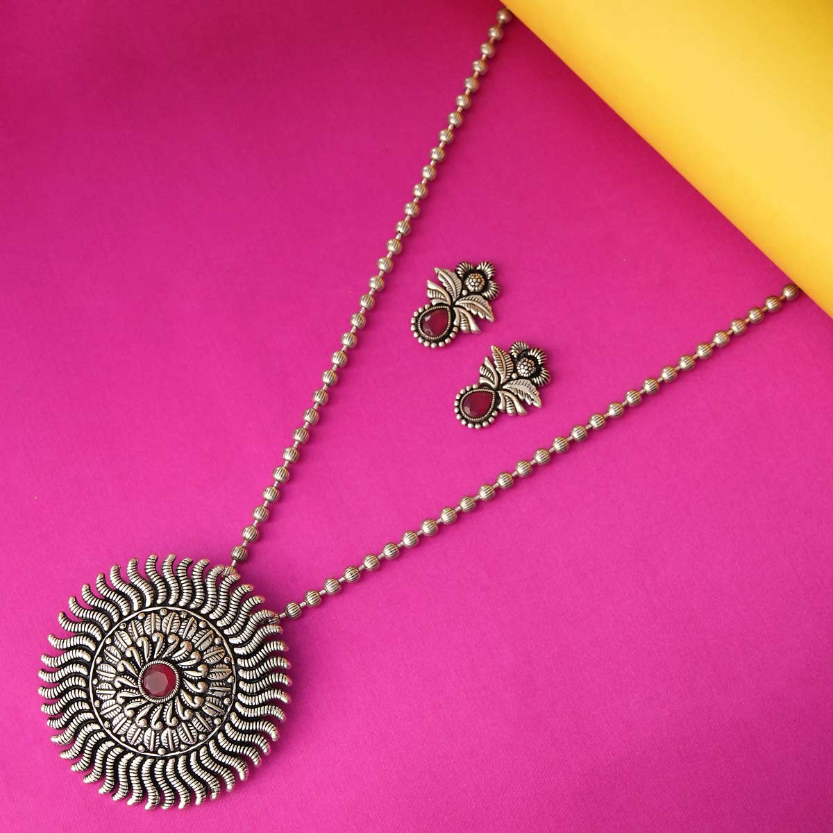 Sun Motif Necklace Set