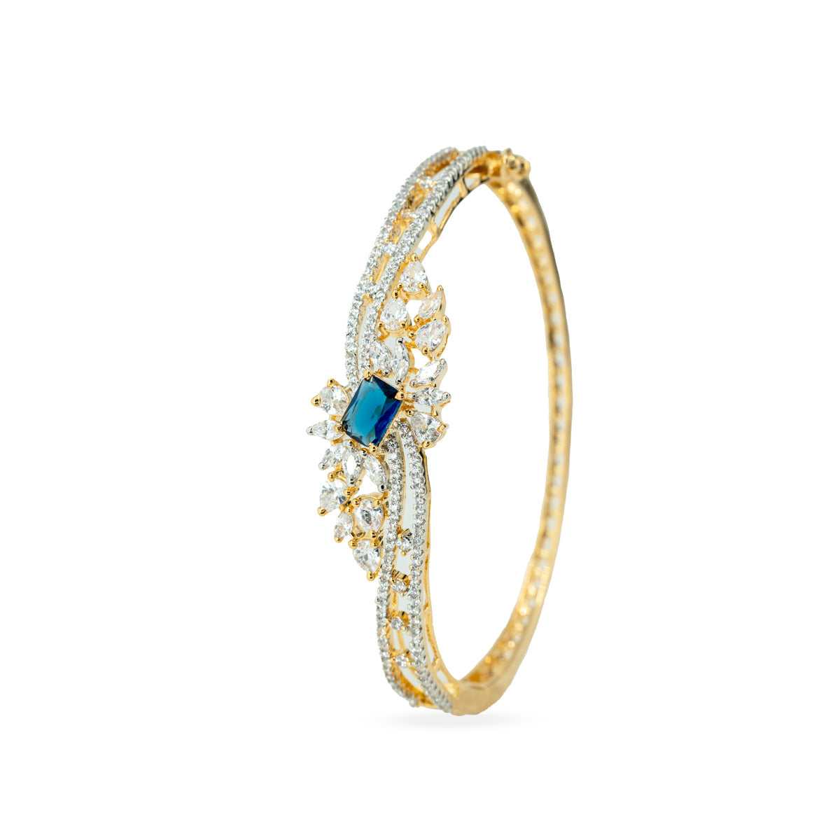 Royal Bangle with Intricate Detailing