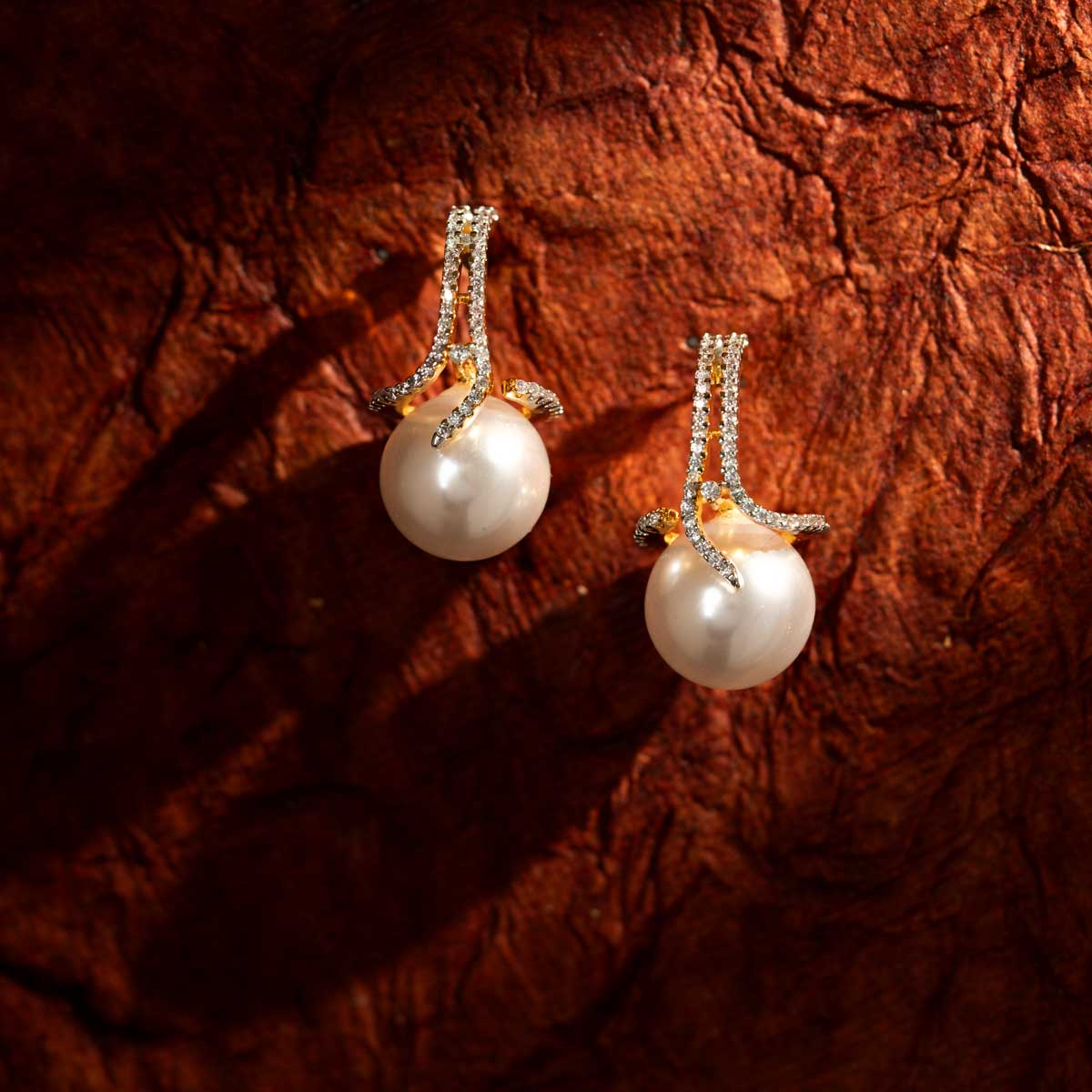 Moti Dhara Earrings